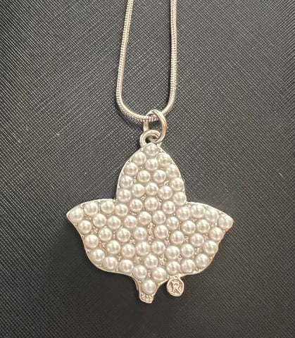 All Pearl Ivy Pendant Necklace