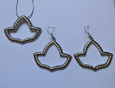 Silver Ivy Necklace & Earrings Set