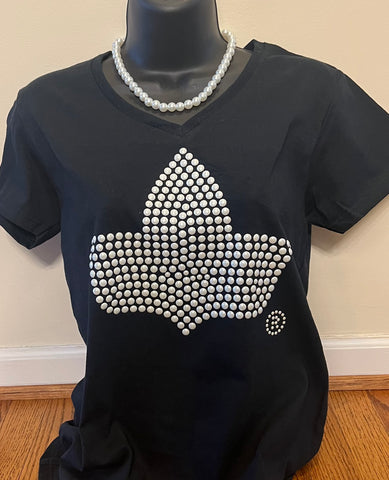 3D Pearl Ivy on BLACK Short Slv Vneck
